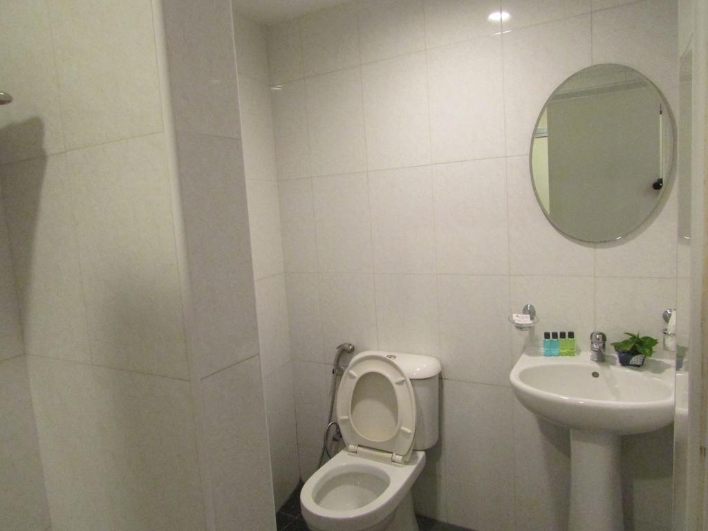 Amber Hotel Katong Singapore Exterior photo